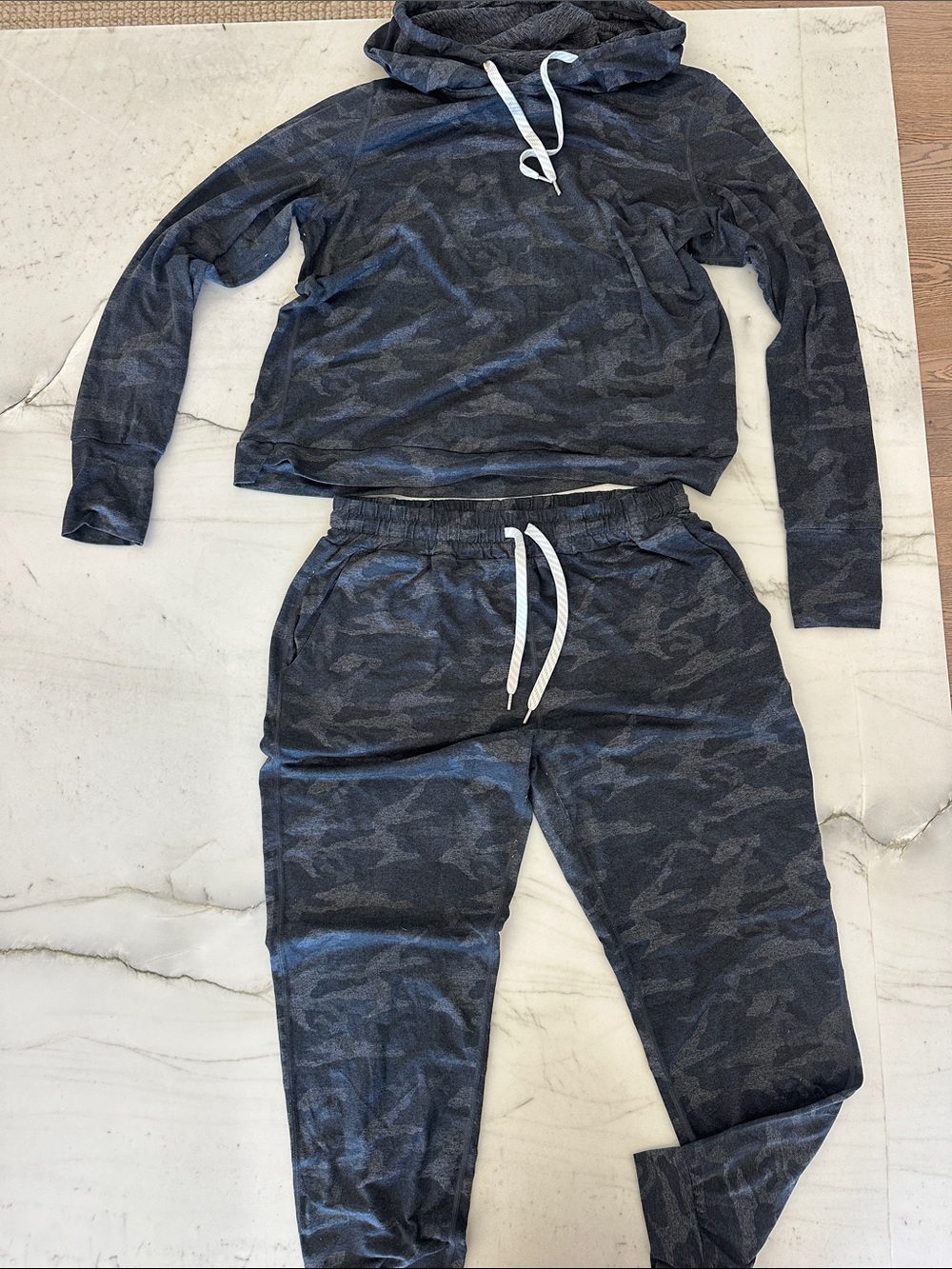 Vuori Jogger & Hoodie Set